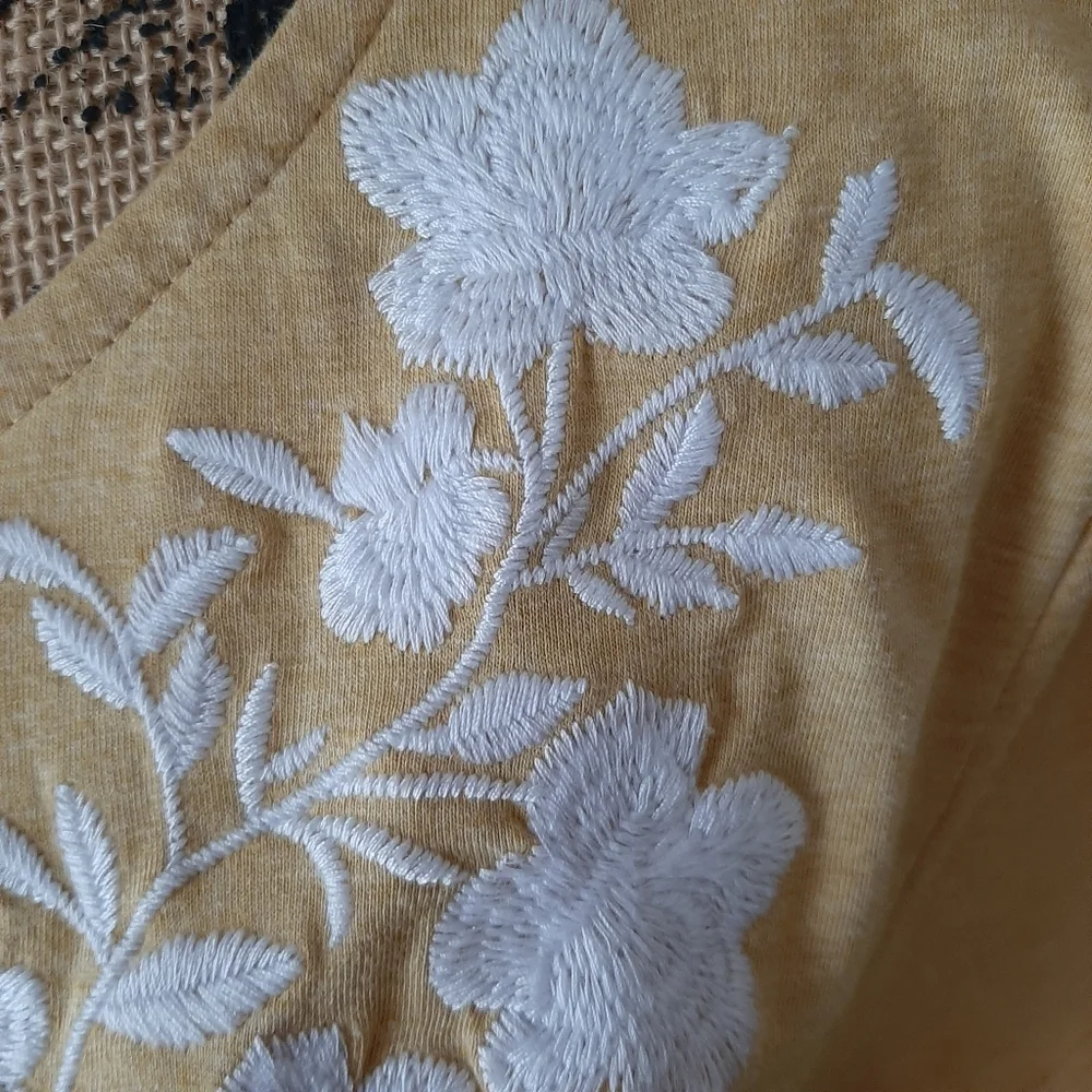 INTERNATIONAL CONCEPTS EMBROIDERED TEE - Picture 3 of 15